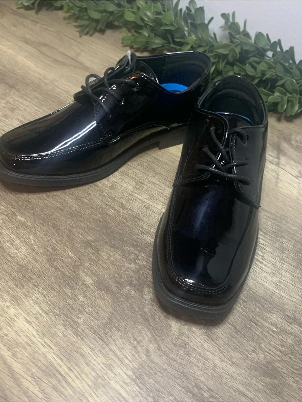 Boys Classic Black Patent Leather Lace-Up Dress Shoes Size 1